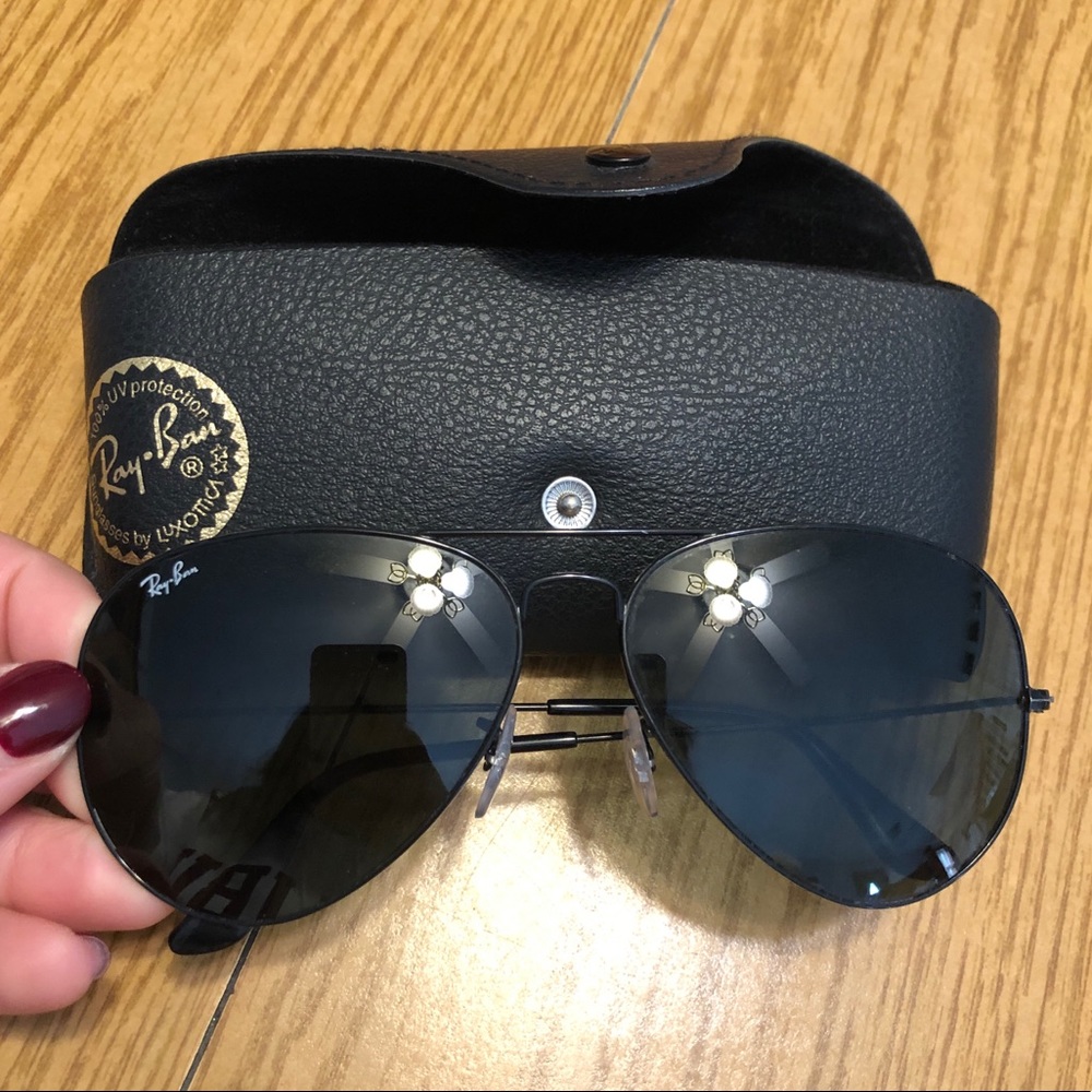 new ray ban large 62mm black aviators!